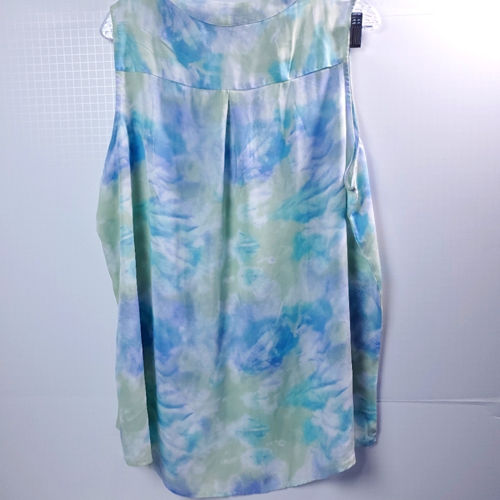 CURE  Sheer Floral Plus Size Sleeveless Top - Picture 4 of 4